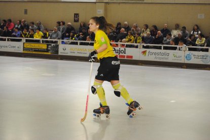 Teresa Payá, en una acción del partido disputado ayer en Vila-sana.