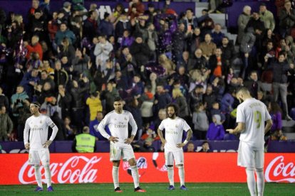 El Real Madrid encajó una dolorosa derrota antes de una semana clave que le enfrenta al City y al Barça.