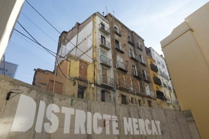 Vista de los inmuebles de la calle Companyia, desde el número 16 hasta el 24.