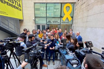 El vicepresident y coordinador nacional de ERC, Pere Aragonès, ayer, ante la sede de su partido.