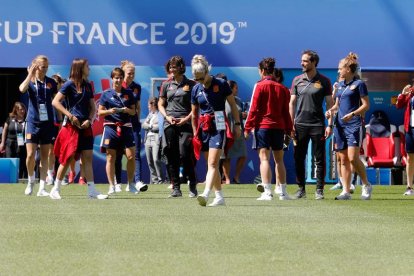 Les futbolistes de la selecció espanyola, ahir a l’estadi de Reims, on jugaran avui.