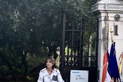 La ministra Delgado participó ayer en los actos de homenaje a los republicanos que liberaron París.