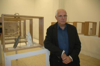 Exposición de Antoni Llena en 2005 en las salas del Museu Morera de Lleida.