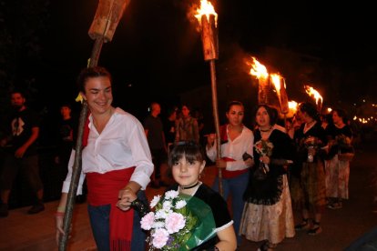 Imatge d’arxiu de la primera baixada falles igualitària a la Pobla de Segur.