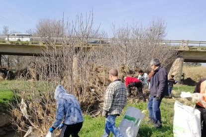 La 'Riuada Solidària' en Les Garrigues reúne a más de un centenar de personas en Juneda y El Vilosell