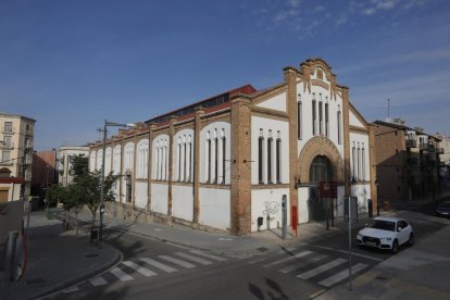 Imagen panorámica del Mercat del Pla, que cumple un siglo de vida y actualmente está en desuso. 