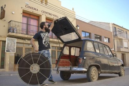 El film homenajea las salas de cine de Catalunya. 