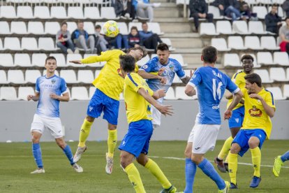 Luso, golejador ahir al rematar de cap un córner servit per Abel Molinero, va intentar repetir l’acció diverses vegades.