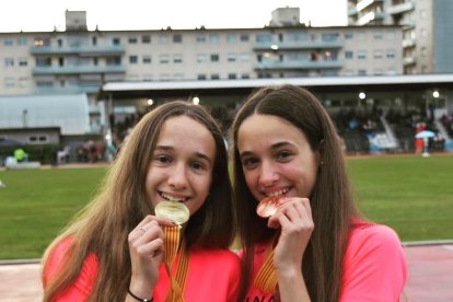 Aida y Andrea Alemany, tras conseguir sus medallas.