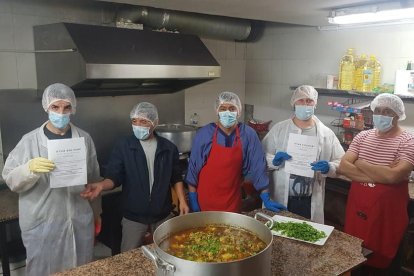 Reparto de alimentos de la Associació Algerino-Catalana de Lleida