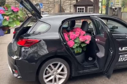 En aquest sentit, destaca la  participació en l'acció solidària #YoCedoMiCoche, on ha posat a disposició del personal sanitari una flota de vehicles híbrids.