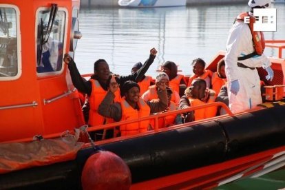 Alguns dels migrants rescatats al mar que van ser traslladats per Salvament Marítim.