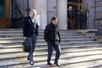 Imagen de archivo de Oriol Pujol junto a su abogado a las puertas de los juzgados