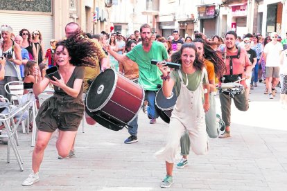 El grup va fer un assaig obert ahir a Cervera.