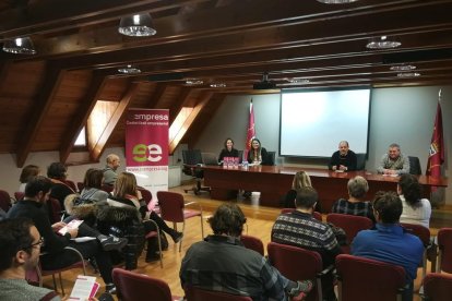 La presentació de la iniciativa al Conselh Generau.