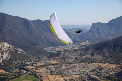 Una competició de parapent a Organyà.