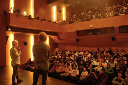 Presentación de la película ‘Ara’ a cargo de su director, Pere Solés, ayer en CaixaForum Lleida.