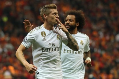 Kroos celebra el gol que dio la victoria al Real Madrid, ayer en Estambul.