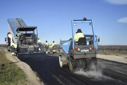 Els tècnics van iniciar ahir les obres de millora del camí.