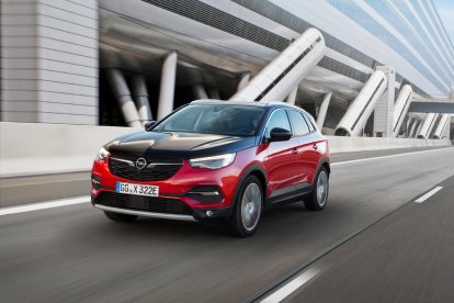 Amb una potència total de 300 CV, les primeres entregues del límit de la gamma SUV d'Opel es duran a terme a inicis del 2020.