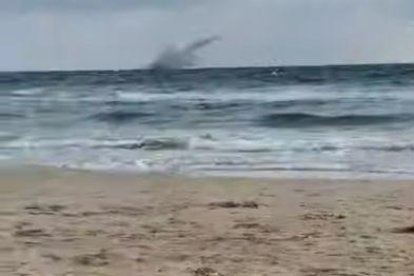 S'estavella un avió de l'Exèrcit de l'Aire a la Manga del Mar Menor