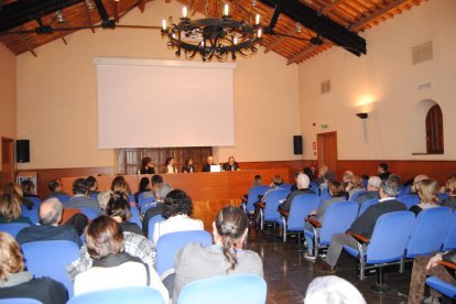 La presentació del llibre, a la Casa Canal de Mollerussa.