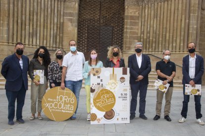 Els organitzadors de la 32 edició de la Fira del Torró i la Xocolata a la Pedra, durant l’acte de presentació ahir a Agramunt.