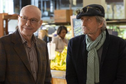 Alan Arkin y Michael Douglas protagonizan ‘El método Kominsky’.