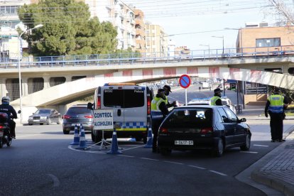 Imagen del control de alcoholemia que hizo el jueves la Guardia Urbana de Lleida. 