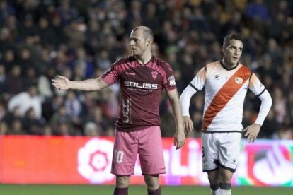 Roman Zozúlia, durant el partit davant del Rayo Vallecano.