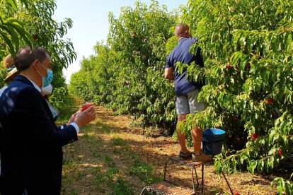 Crespín visitó fincas afectadas por el granizo del pasado día 16.