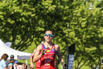 La leridana Anna Vallverdú, durante una competición de triatlón.