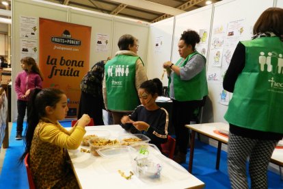 L'Associació Contra el Càncer Lleida organitza activitats al saló Cucalòcum per potenciar el menjar saludable i el consum de fruita