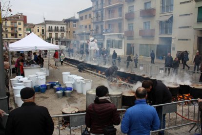 Ponts prepara unas 12.000 raciones de su popular rancho