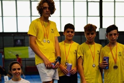 El bádminton leridano triunfa en El Vendrell 