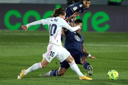 El madridista Modric, en una acción del partido de ayer.