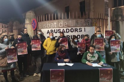 Rueda de prensa de Endavant delante de el Obispado de Lleida.