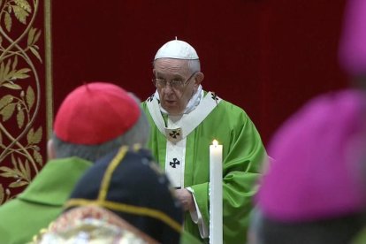 El papa Francisco durante la eucaristía posterior a la reunión contra los abusos sexuales en la Iglesia.