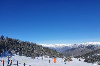 Les pistes d’esquí de Port Ainé aquest hivern, a mig gas pel confinament.