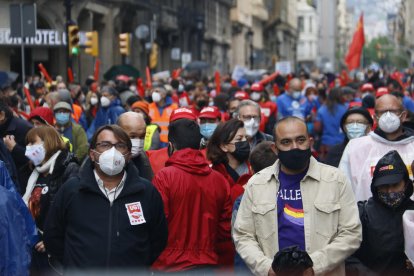 Els líders de CCOO i UGT de Catalunya, al capdavant de la concentració a Via Laietana.