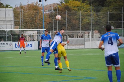 Una acción del partido del domingo Mollerussa-El Catllar.