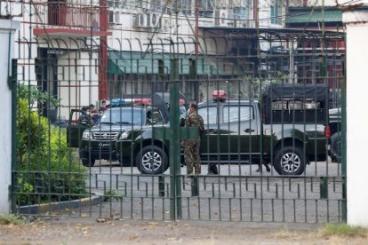 Patrulles militars per Rangun, la ciutat més gran i antiga capital del país asiàtic.