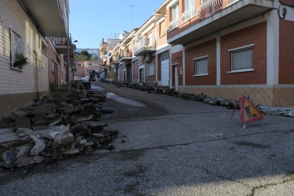 Un dels carrers on es millora el ferm.