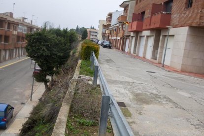 Vista de las calles Bormio y Seré y el talud en el que se actuará.