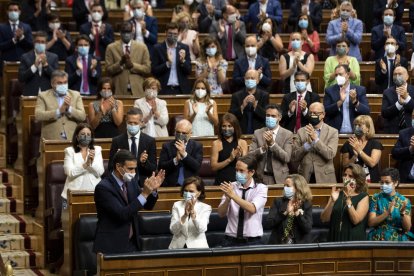 Ni acord en l’assistència - El grup socialista de ple va provocar les protestes de PP, Vox i de Cs i van acusar el PSOE de trencar l’acord que els portaveus tenien sobre la necessitat de posar un límit assistencial, actualment del 50% del tot ...