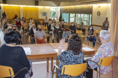 Presentación del programa ‘Sempre Acompanyats’, ayer en el Casal Cívic de Tàrrega. 