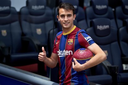 El defensa Eric Garcia va ser presentat ahir al Camp Nou com a nou jugador del Barça.