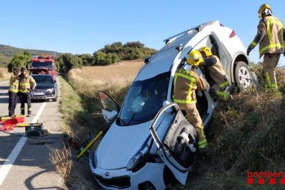 Els Bombers van excarcerar un conductor a Artesa de Segre.