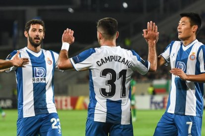 Granero, Campuzano y Wu Lei celebran el gol.