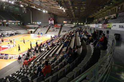 Las gradas con aforo limitado durante el partido que el Força Lleida disputó en el Barris Nord el pasado 16 de octubre ante el Almansa.